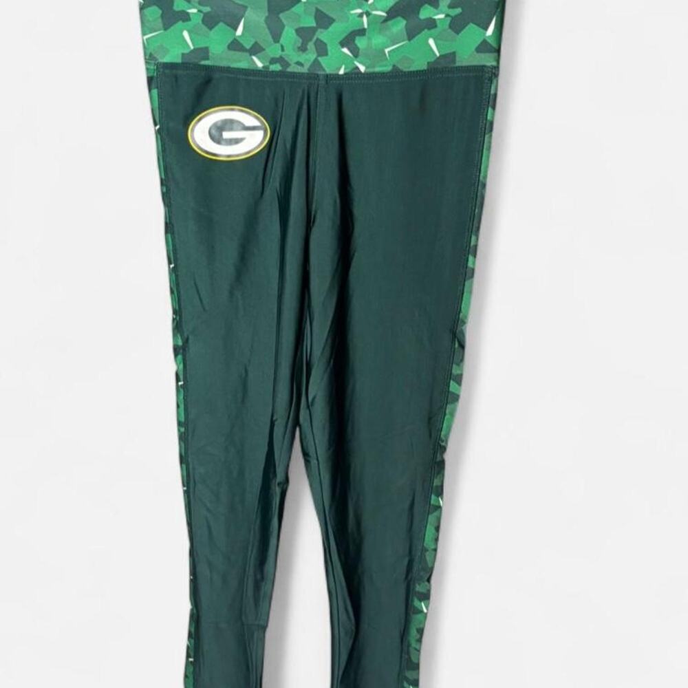 NFL Team Apparel Green Bay Packers Women’s Camo Athletic Leggings Medium